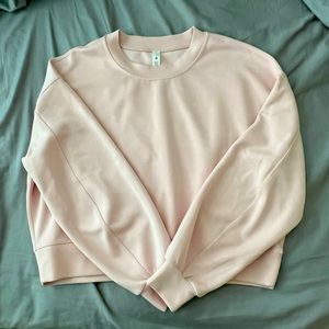 EUC Lululemon Softstreme perfectly oversized cropped crew size 6 in Pink